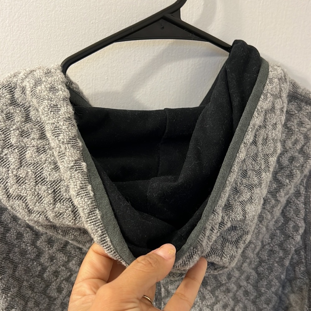 Prana pullover - Picture 9 of 10